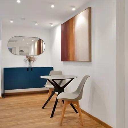 Easy Flat Main Plaza Apartment